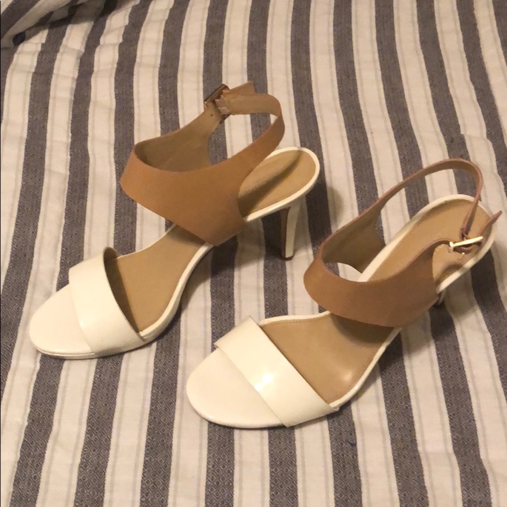 💋SOLD💋Michael Kors Heels - Picture 2 of 4